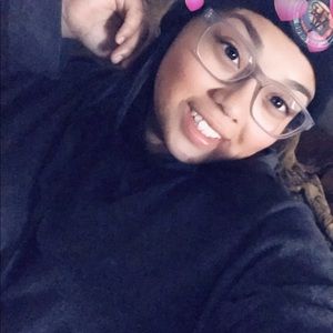 Meet your Posher, Eleyna